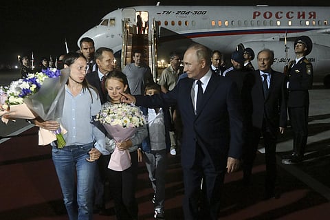 Vladimir Putin with Russia Prisoners |
